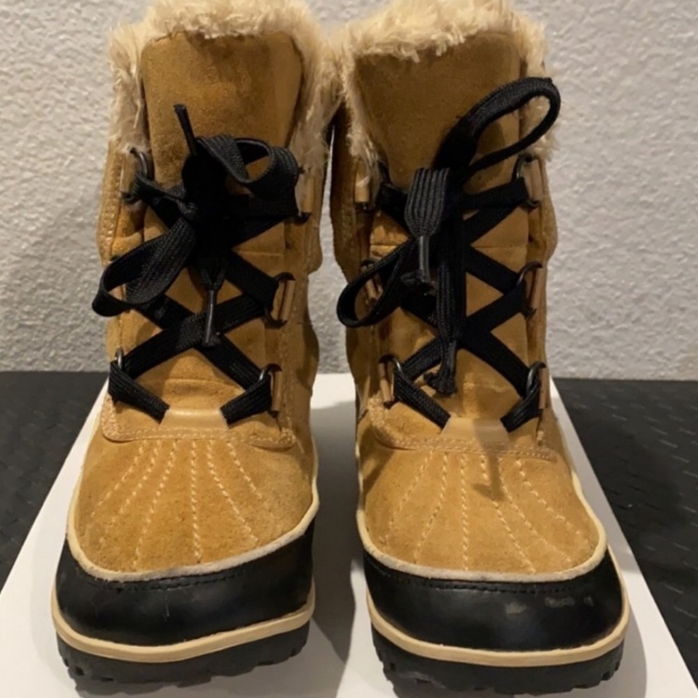 SOREL Women's winter Boots 6